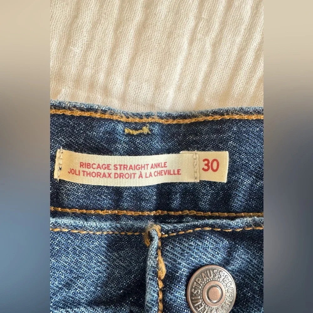 🌸Levi’s Ribcage straight - Picture 7 of 10